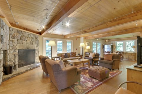 Warren Vacation Rental | 7BR | 7.5BA | 2 Steps to Access | 3,500 Sq Ft