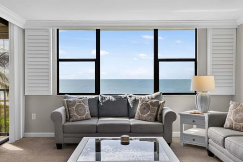 Living area with Gulf views