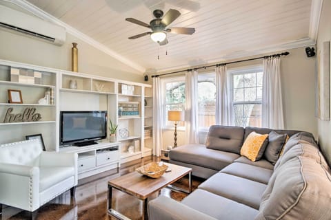 Sarasota Vacation Rental | 1BR | 1BA | 780 Sq Ft | 2 Steps Required