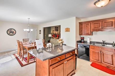 Kitchen | Crock-Pot | Toaster | Coffee Maker | Complimentary Spices