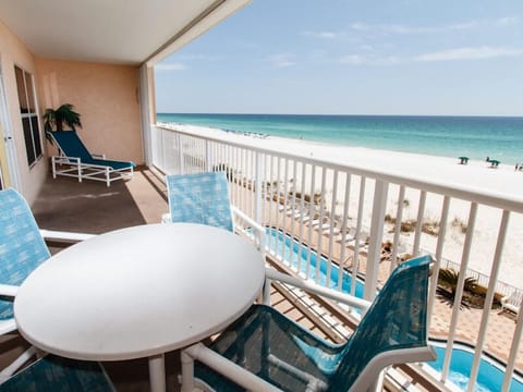 Balcony - What a 4th floor view! There is ample seating for all guests to enjoy.