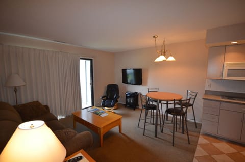 Living/Dining Area - Living/Dining Area