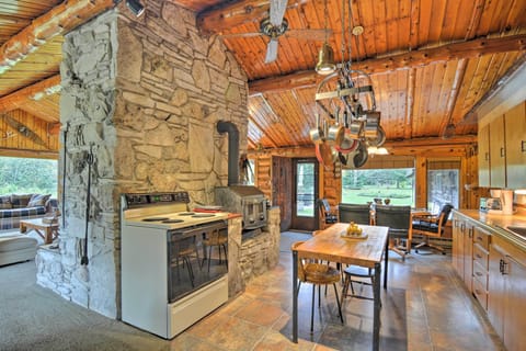 Channel your inner chef in the fully equipped kitchen!