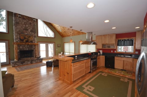 Kitchen open to living room - Kitchen open to living room