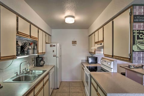 Kitchen | Fully Equipped | Dishware & Flatware | Cooking Basics