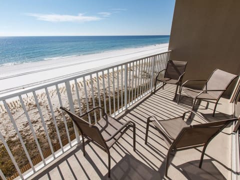 Balcony Views - Glamourous view to the West!
