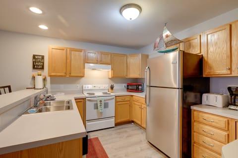 Kitchen | Cooking Basics | Free WiFi