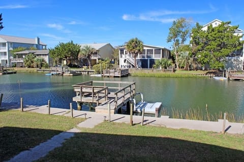 Private Creek Dock at Pryor House