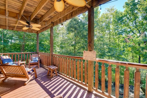 Sevierville Vacation Rental | 2BR | 2BA | Stairs Required | 1,400 Sq Ft