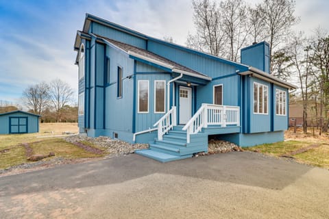 Albrightsville Vacation Rental | 4BR | 2.5BA | 3,000 Sq Ft | Stairs Required
