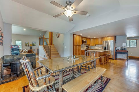 Dining Area | Dishes & Flatware Provided