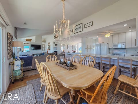 2504 S Shore Dr (Audreys Pearl [Int Ext Aerials] - watermarked-07