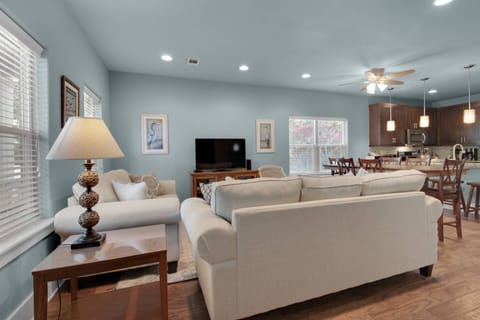 Open-concept living and dining area, ample space for a large family