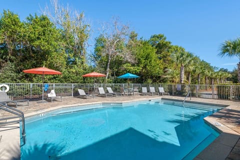 Large Community pool for when you want to take a break from the beach!