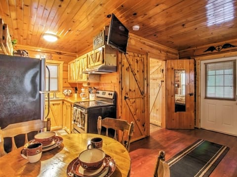 Dining Space | Dishware/Flatware