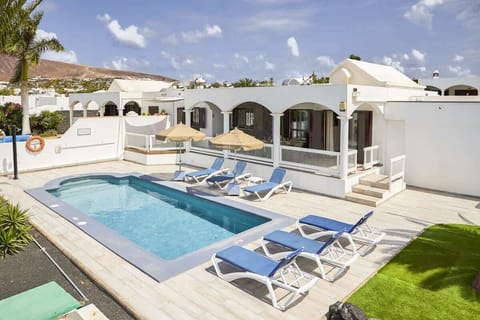 Villa Del Sol - Pool & Terrace
