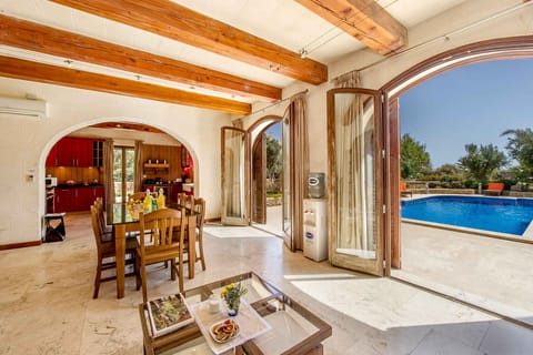 Inside The Almonds Holiday Home