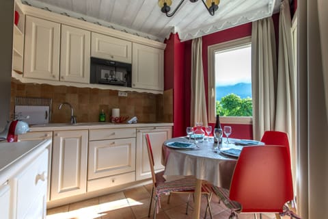 Kitchen and dining room - Holiday rental 