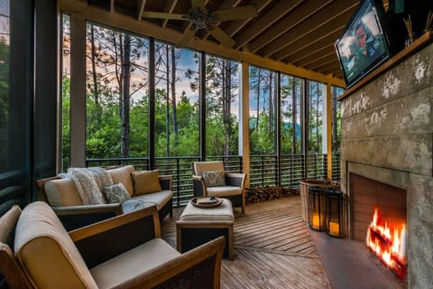 Back screened in wrap around porch