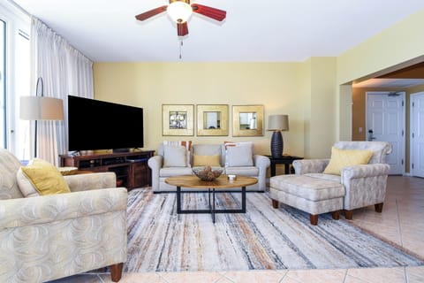 Silver Beach Towers E604 - Living Area