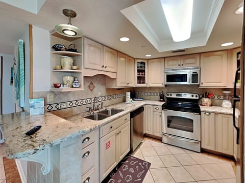 Fully Equipped Kitchen with Stainless Steel Appliances