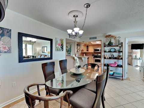 Dining Area - Table for Six