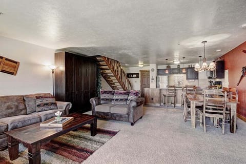 Living room - Cimarron 301 Breckenridge Vacation Rental