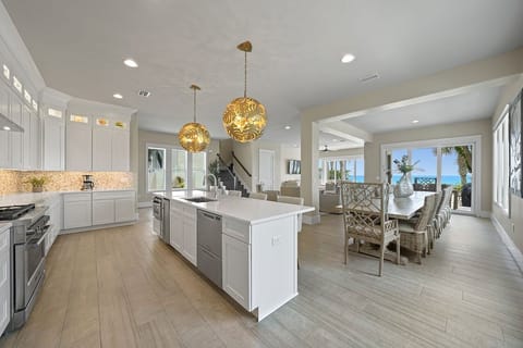 Not the Norm - Miramar Beach - Kitchen & Dining Room