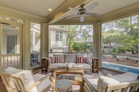 7 Piping Plover - Outdoor Sitting Area (1st Floor)