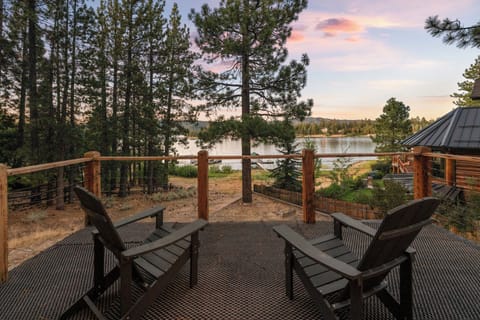 Master Bedroom with Lakeview Deck. - Enjoy a morning coffee from your Master Bedroom deck overlooking the Lake.