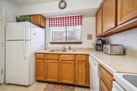 Kitchen, Winterpoint 20, Breckenridge Vacation Rental