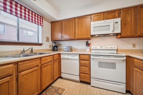 Kitchen, Winterpoint 20, Breckenridge Vacation Rental