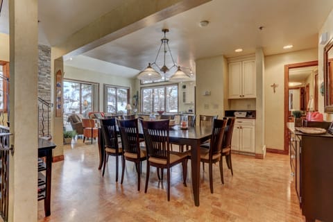 Dining Area with Seating for 10