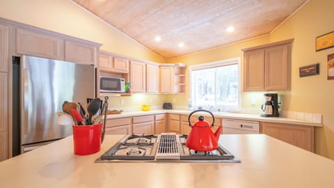 Kitchen Counter: Three Pines Family Cabin