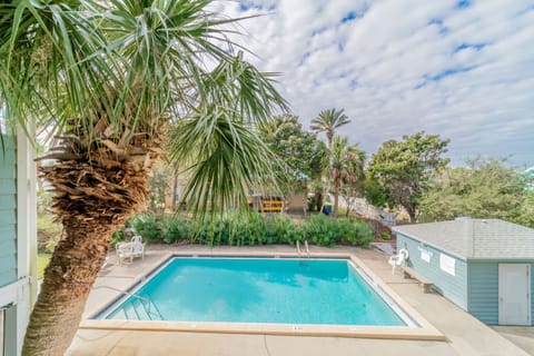 Inlet Sands 204 | Community Pool