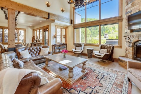 The expansive grand living area! Perfect for families! Casa Galena is located in the core of Mountain Village and walking distance to everything!