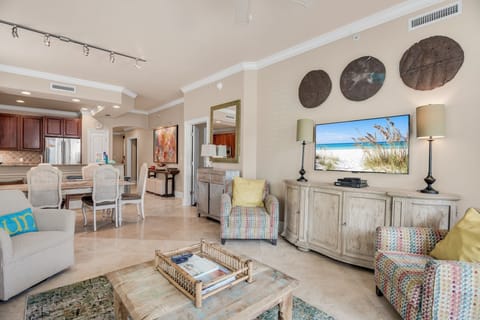 Adagio G105 living area - Flat screen Smart TV