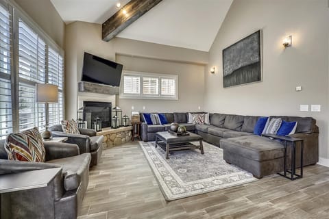 Living Room - Corral 306E - Breckenridge Vacation Rental