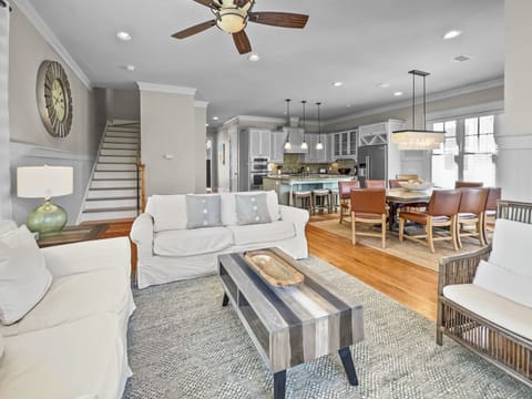 2nd Floor | Living & Dining Area