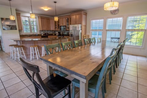 Main Level | Kitchen | Dining