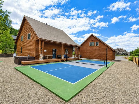 Evergreen Lodge w/Studio Apartment