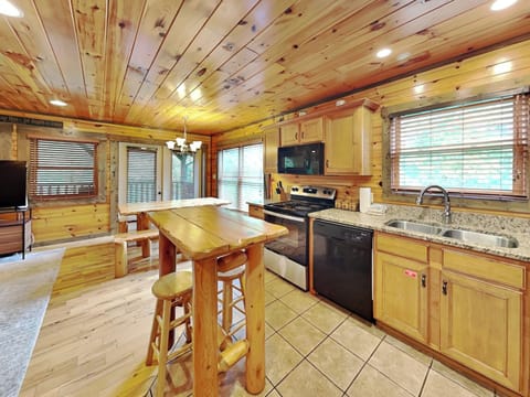 Fully Equipped Kitchen with Stainless Steel Appliances