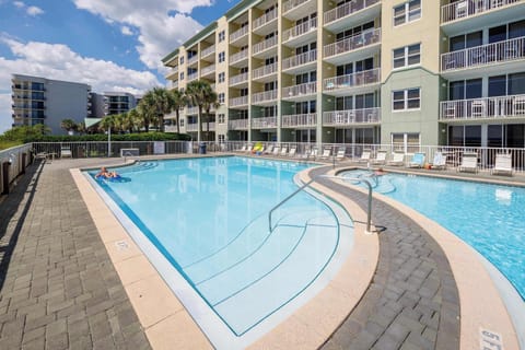 Swimmming pool