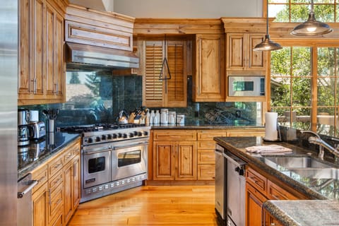 Viking Gas Range with Double Ovens