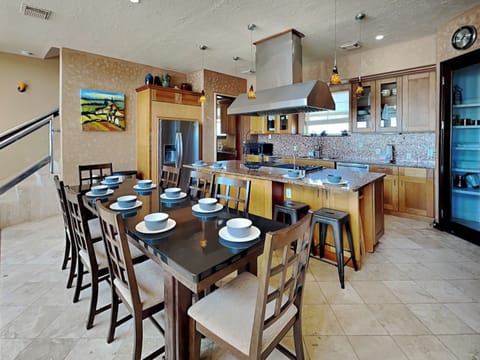 Dining Area - Seating For 8 - First Floor