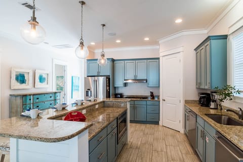 First Floor: Kitchen