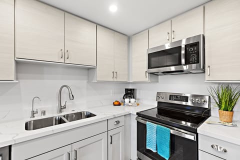 Double sink and new appliances