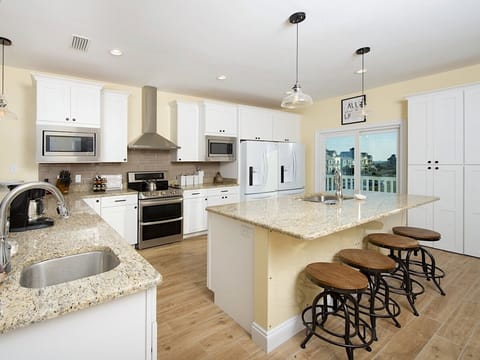 Grace - Fully functional kitchen