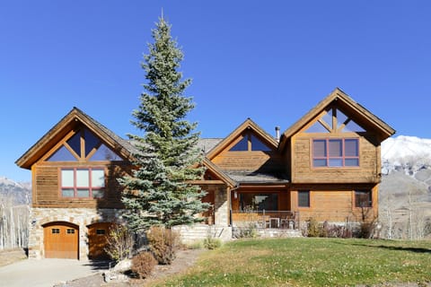 1.0-lodge-point-mountain-village-ext-front