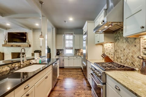 First Floor: Kitchen